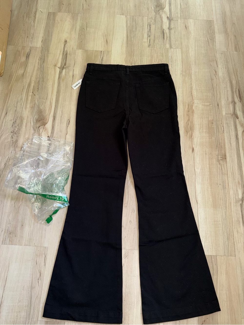 Amazon Essentials Women's High Stretch High-Rise Flare Jeans. Black size 12 now - Picture 4 of 6